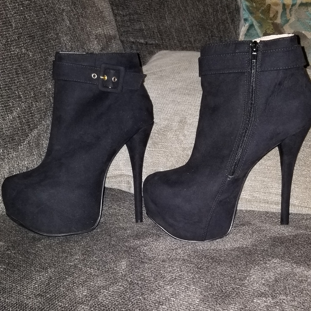 🦋NEW ITEM‼ SEXY SUEDE BOOTIE W/ZIPPER - Picture 2 of 3
